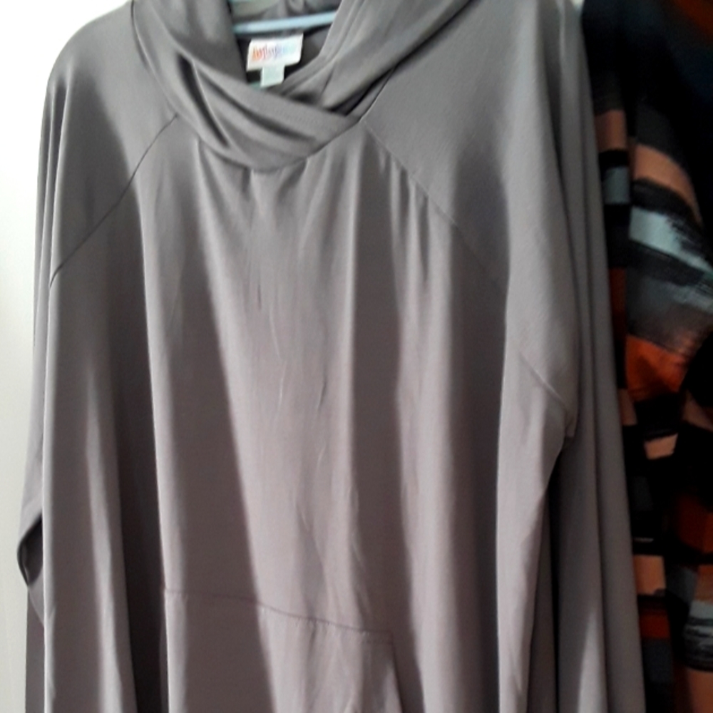 Lularoe new with tags pullover/amber